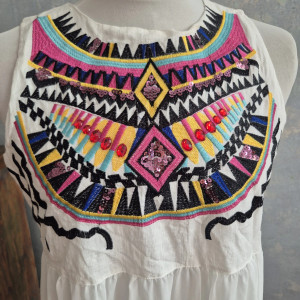 Sukienka biała haftowana Długa