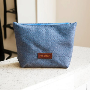 Niebieska duża kosmetyczka damska