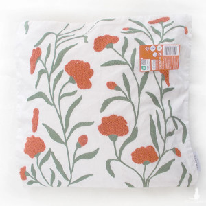 nowa poszewka na poduszkę 45x45, boho poszewka 45x45, dekoracyjna poszewka z kwiatami, ozdobna poszewka z haftem, haftowana poszewka w stylu etno, kwiatki poszewka