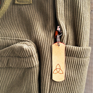 Skórzana zawieszka -węzeł triquetra