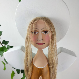 Anioł „Spokój” - zamknięty w drewnie oddech natury.