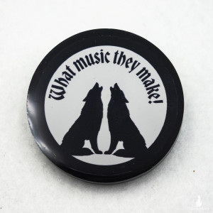 Przypinka gotycka z żywicy z wilkami pin_print Goth 004