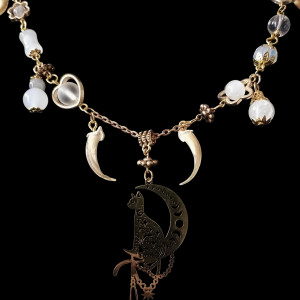 Koci naszyjnik z pazurem