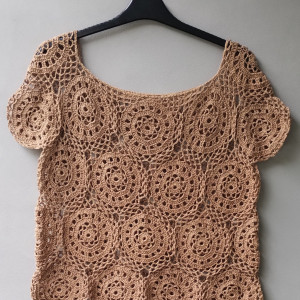 Ażurowa na lato w kolorze ciemnego beżu