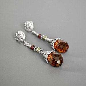 Kolczyki Scarlett, krople kwarcu dymnego, piryt, granat, srebro 925, kolekcja Przeminęło z Wiatrem