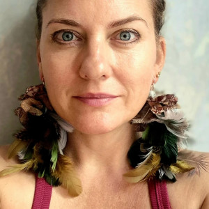 Kolczyki pióra w kolorach ziemi