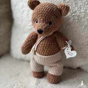 Miś Hugo- ręcznie robiony mis szydelkowy