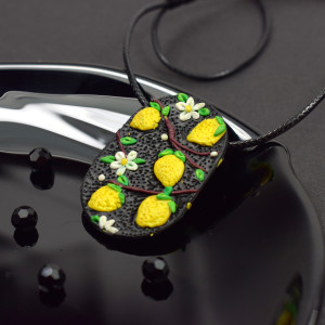 Wisiorek z motywem cytryn - idealny na lato