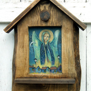 Drewniana kapliczka - Anioł Spokojnej Nocy