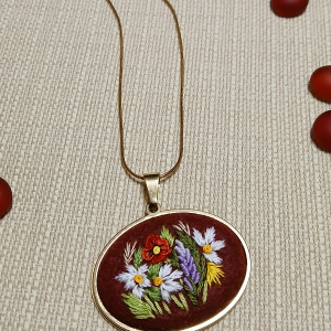 Ręcznie haftowany wisior  VANESSA  stal szlachetna