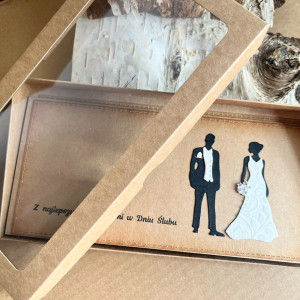 278,kartka na ślub z młodą parą w pudełku