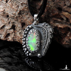 Wisiorek srebrny z opalem etiopskim