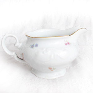 vintage mlecznik prl, retro dzbanek na mleko, vintage dzbanuszek prl, prl naczynia, retro naczynia, vintage naczynia, biały dzbanek w kwiatki, mały dzbanek prl