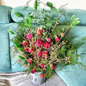 INTENSYWNIE ZIELONY BUKIET Z SUSZONYCH I STABILIZOWANYCH ROŚLIN