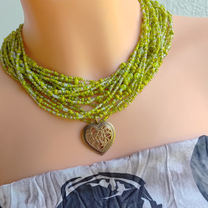 Naszyjnik Zielony Koraliki Oliwkowe Serce Ażurowe