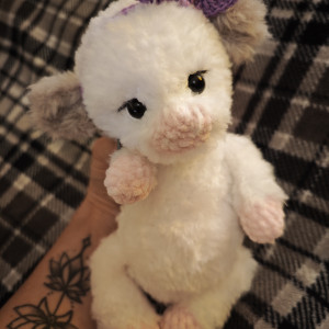 Maskotka krówka na szydełku