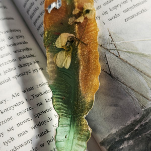 Zakładka z żywicy epoksydowej pióro z glicynią P07