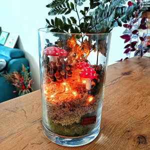 Kompozycja „Las świetlików” – unikatowa dekoracja w szkle z podświetleniem LED