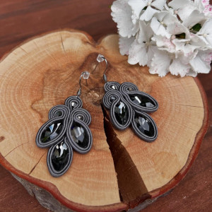 Kolczyki sutaszowe sutasz/soutache czerwone szare popielate z kryształkami VESPA 018/25