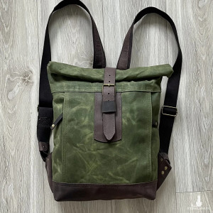 Zielono-brązowy  rolowany plecak z bawełny woskowanej i skóry vintage.