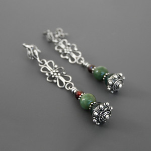 Kolczyki Scarlett, agat mszysty, granat, srebro 925, kolekcja Przeminęło z Wiatrem