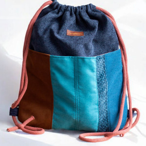 Granatowy patchworkowy workoplecak z kieszeniami