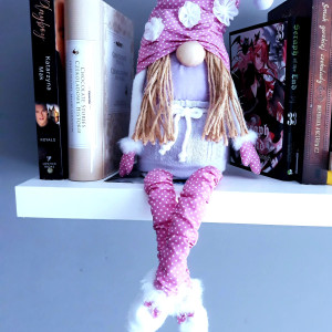 Skrzat siedzący szkolny.