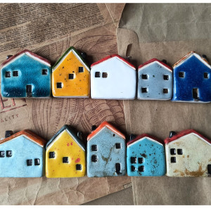 Zestaw 10 kolorowych domków