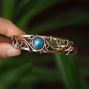 Bransoletka miedziana elficka wire wrapping z apatytem