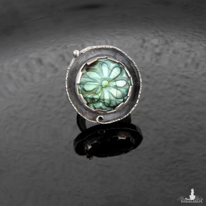 Pierścionek srebrny z labradorytem mandalą