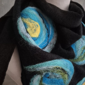 Czarna chusta handmade wełniana