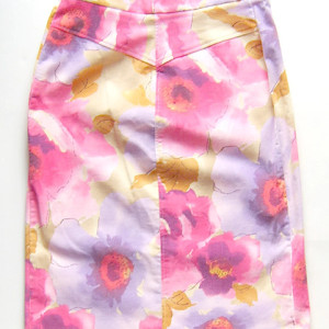 nowa spódniczka w kwiatki, sztruksowa spódniczka w kwiaty, kwiatki spódnica 38, krótka spódniczka, boho spódnica, ołówkowa spódniczka 38, kolorowa spódniczka do kolan, pastelowa spódnica M