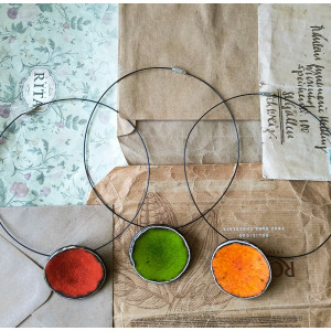 Zestaw naszyjników niecek