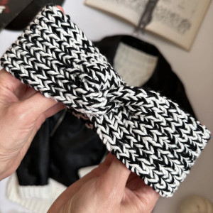 Wełniana opaska twist na głowę 100% merino - czarno-biała