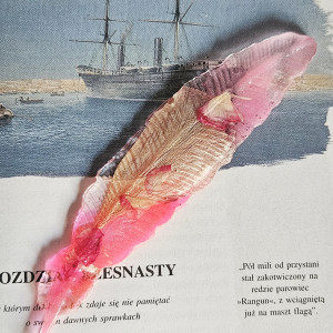 Zakładka z żywicy epoksydowej pióro z płatkiem tulipana P16
