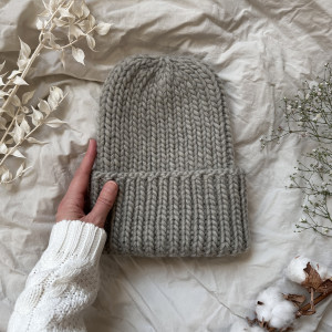 Gruba wełniana czapka oversize z bardzo szerokim wywinięciem-szara