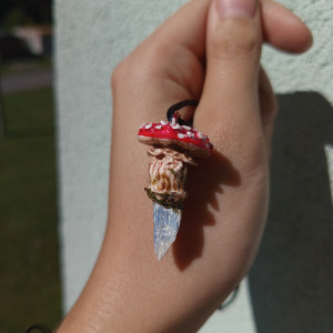 Naszyjnik muchmorka z kyanitem, idealny na prezent, magia fantasy, goblincore