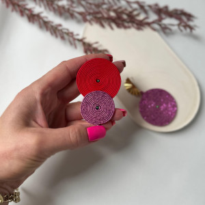 Kolczyki asymetryczne różowo czerowne