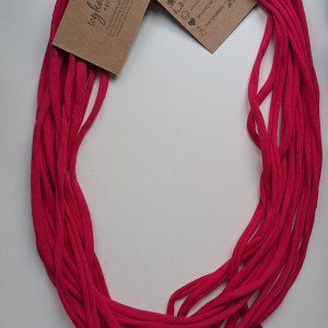 Dzianinowy naszyjnik. Fuksja.