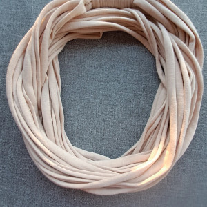 Dzianinowy naszyjnik. Vanilia.