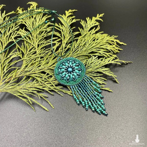 Mini wisiorek morska zieleń #1007 - haft koralikowy