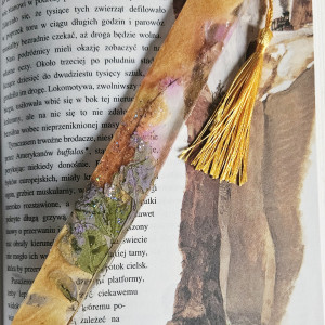 Zakładka z żywicy epoksydowej z liściem eukaliptusa złoto i róż D18