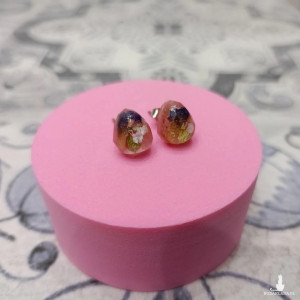 Kolczyki wkrętki z żywicy epoksydowej - ZAMKNIĘTE W CISZY