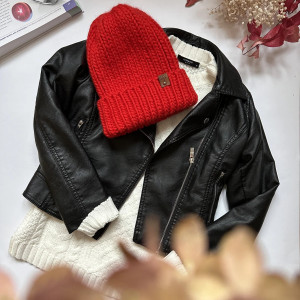 Gruba wełniana czapka oversize z bardzo szerokim wywinięciem -czerwona