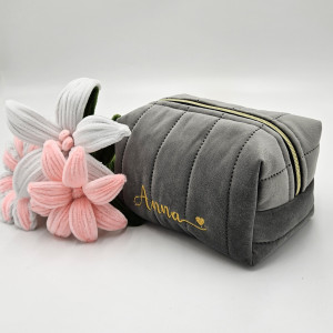 Personalizowana kosmetyczka welurowa haftowane imię
