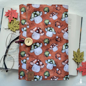 Wodoodporne etui na książkę: kolorowe grzybki