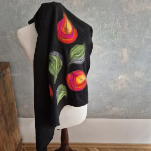 Czarna chusta handmade wełniana