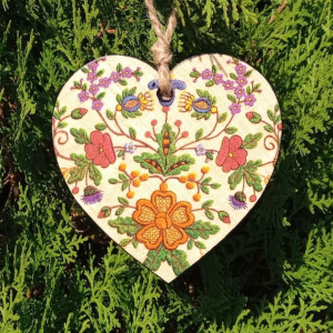 Serce z wzorem imitującym ludowy haft, folk retro prezent do domu, Vintage dekoracja na ścianę