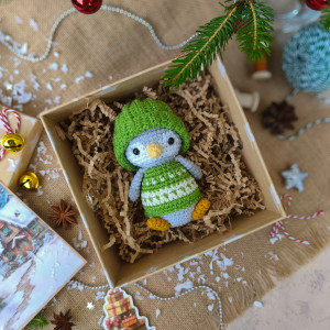 Mały pingwinek w pudełku, Zabawka na prezent, Prezent dla malucha