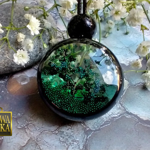 Flora 2 - długi wisior z żywicy i metalu